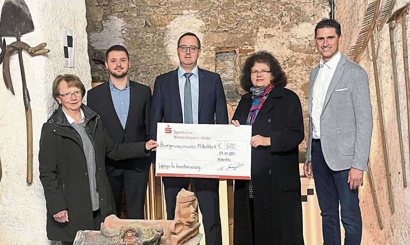 2024 11 22 Spende an Burgmuseum