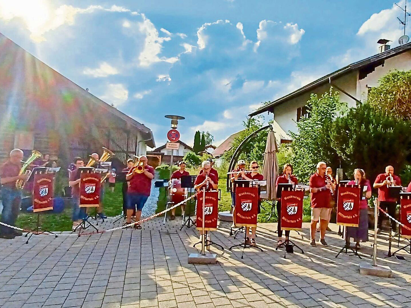 2026 07 22 Musikverein vor Seniorenzentrum c