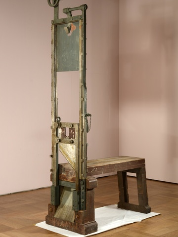 guillotine-bayerisches-nationalmuseum-102 v-image360h -ec2d8b4e42b653689c14a85ba776647dd3c70c56