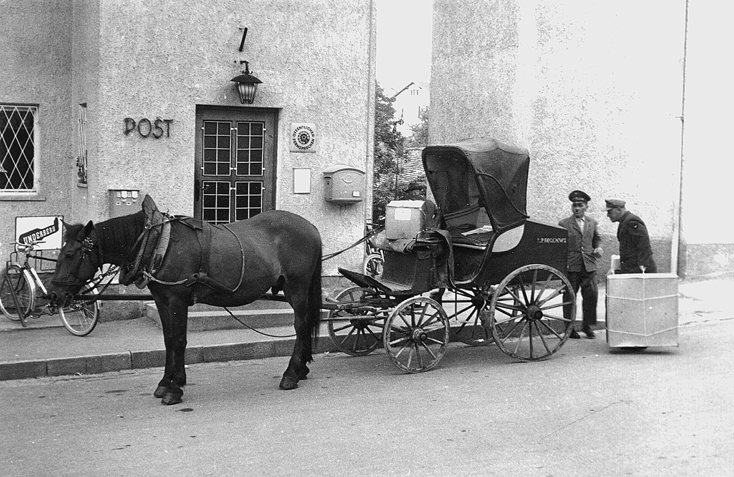 69 08 Letzte Fahrt Postkutasche w