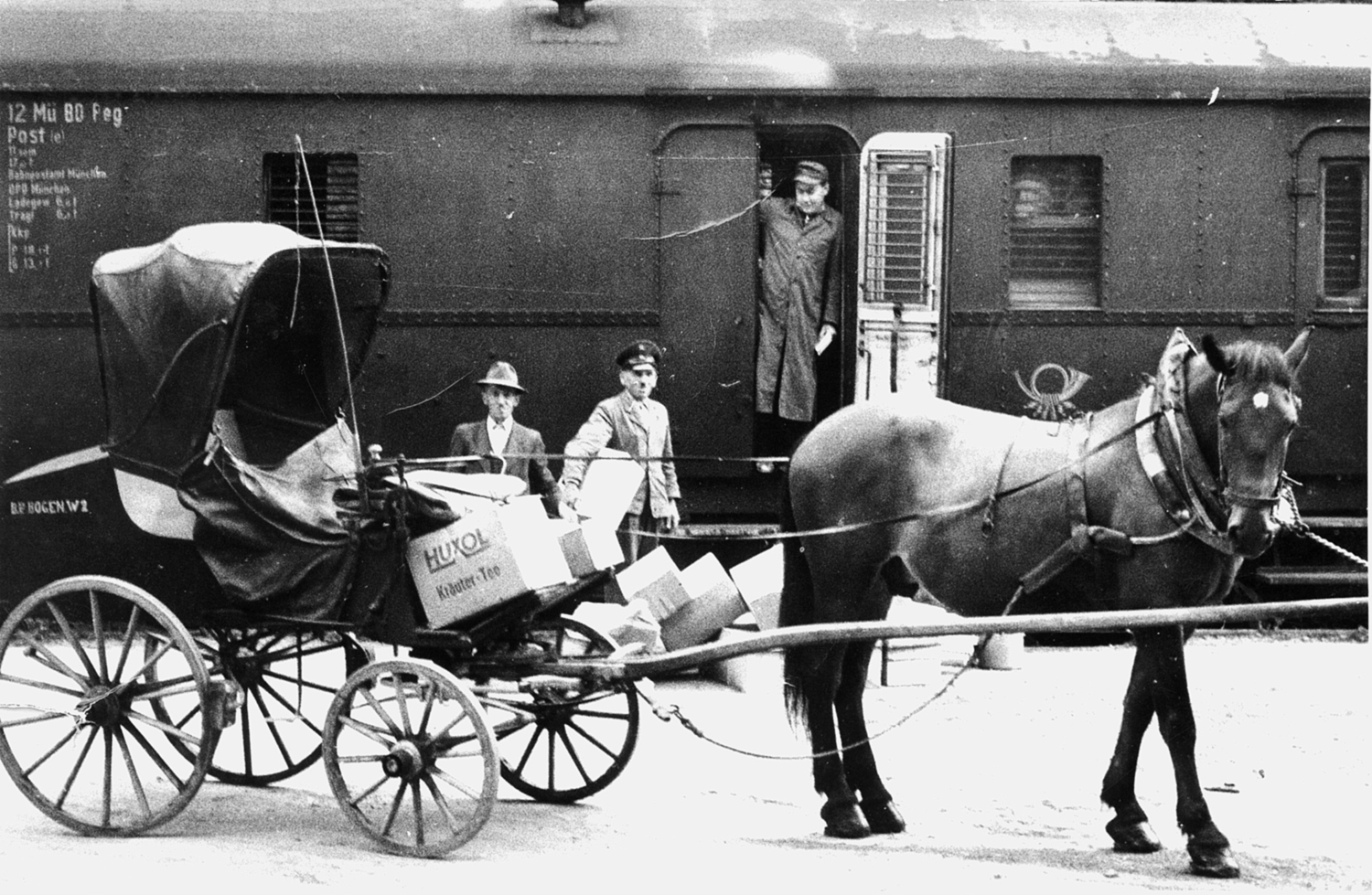 75 32 Letzte Fahrt Postkutasche w
