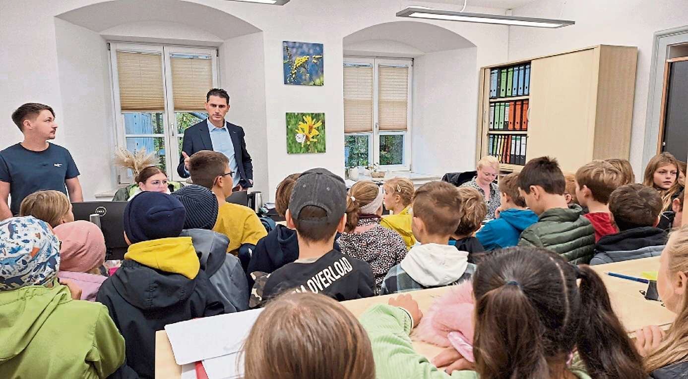 2024 10 21 Vierte Klassen im Rathaus MITT