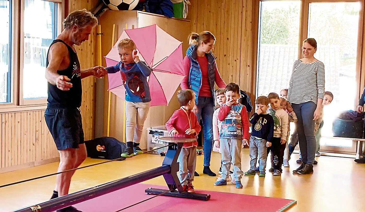 2025 04 04 Don Bosco Zirkusschule zu Gast