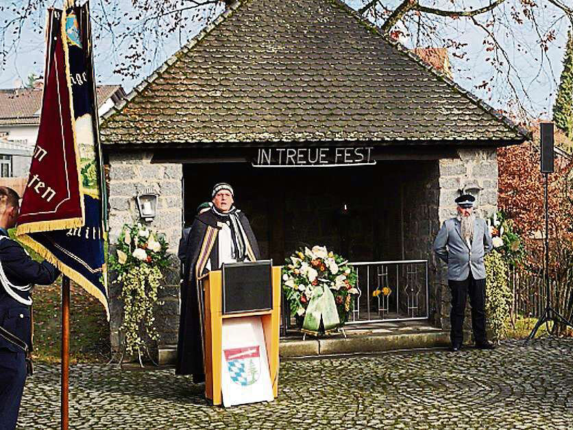 2025 11 21 Volkstrauertag MITT c