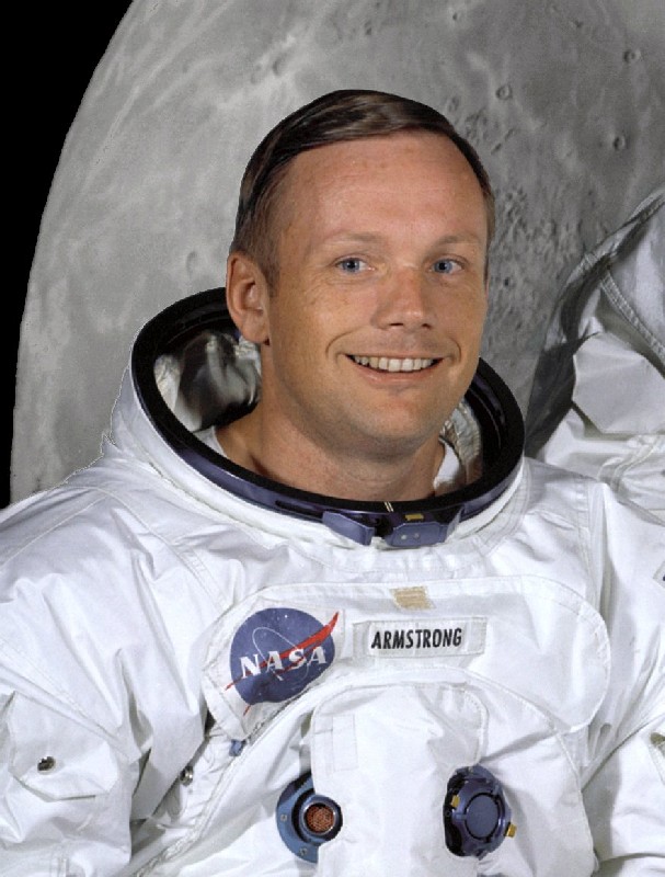 25 02 neil armstrong in suit